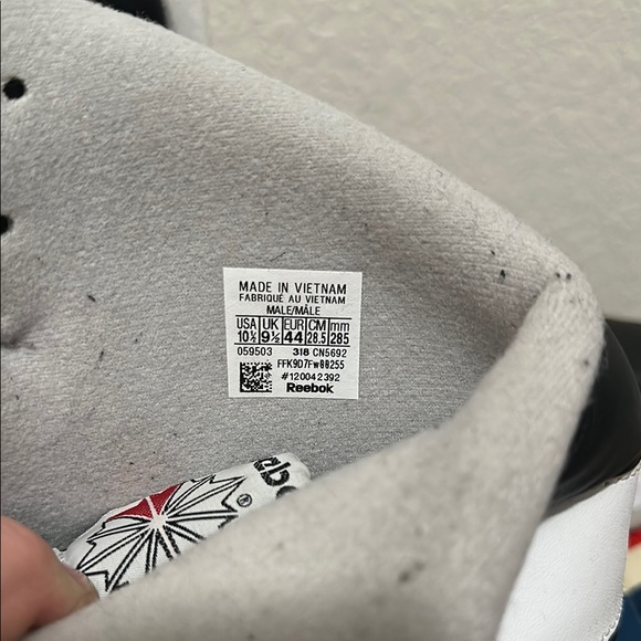 Reebok BB 5600 Archive - Black and White High-Top Sneakers - Picture 4 of 17